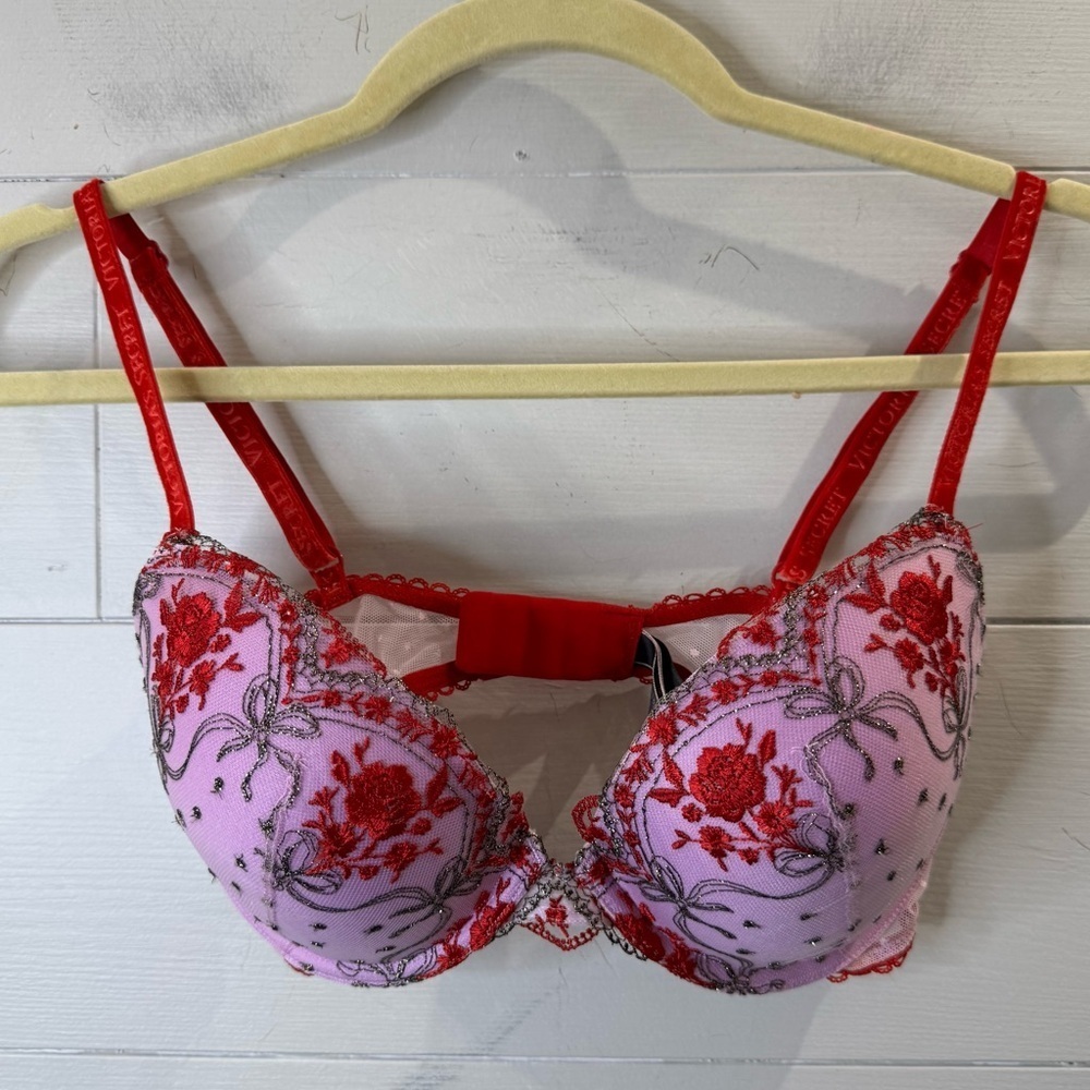 Victoria's Secret NWOT Push Up Floral Embroidered Lace Bra Size 32D
